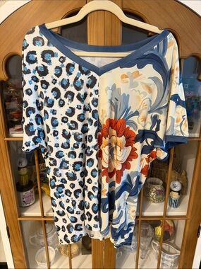 CherryBetty Blue Multi-Print V-Neck Women's Blouse